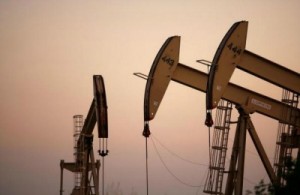 © Forexpros. Πτωτικά το πετρέλαιο, “πιέσεις” από ΗΠΑ και OPEC