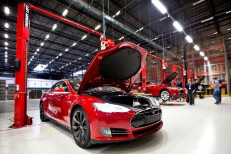 Tesla voert autoproductie flink op