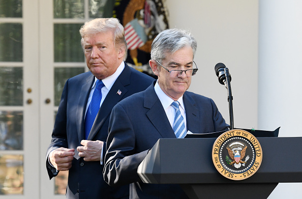 © Bloomberg. Jerome Powell, governor of the U.S. Federal Reserve and President Donald Trump's nominee as chairman of the Federal Reserve, right, pauses while speaking while Trump listens during a nomination announcement in the Rose Garden of the White House in Washington, D.C., U.S. Photographer: Andrew Harrer/Bloomberg