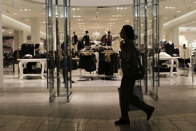 U.S. Retail Sales Rebound But Details Show Consumer Cooling