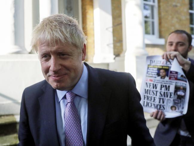 © Bloomberg. Boris Johnson, former U.K. foreign secretary and U.K. Conservative party leadership candidate, leaves his home in London, U.K., on Tuesday, June 18, 2019. Britain is in the middle of a political crisis after Theresa May was forced to quit as prime minister over her failure to complete the country’s exit from the European Union. Photographer: Simon Dawson/Bloomberg