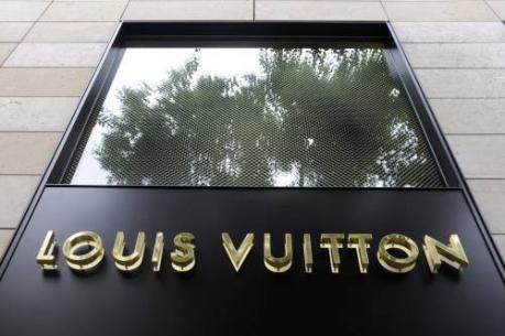 Luxebedrijf LVMH krikt omzet op