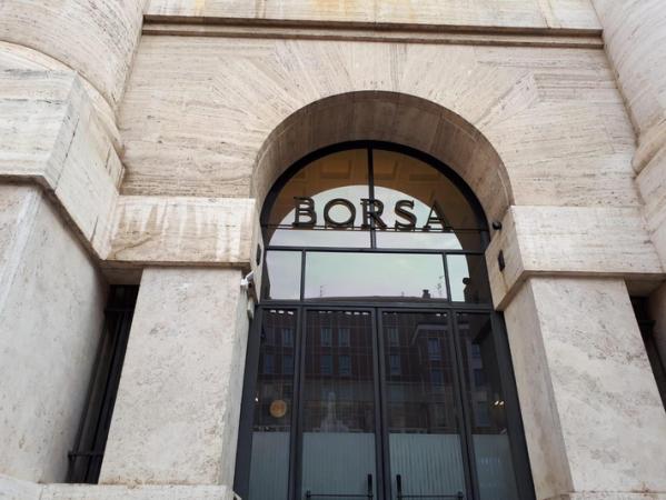 Borsa: Milano chiude in rosso (-0,3%)