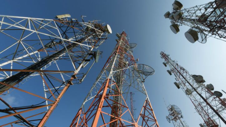 Is This Famous Canadian Telecom Stock Really a Strong Buy Right Now?