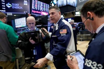 Sụt tiếp hơn 400 điểm trong phiên, Dow Jones chứng kiến tuần sụt giảm mạnh nhất kể từ tháng 1/2016