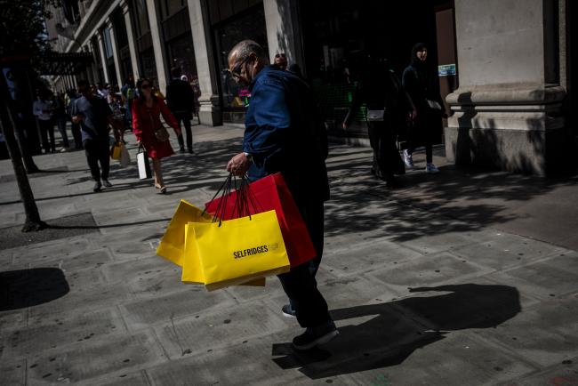 U.K. Retailers’ Earnings at Risk of 30% Drop in a No-Deal Brexit