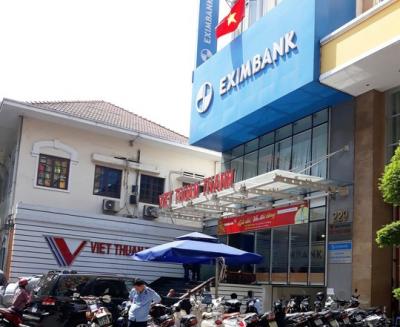 Bộ Công an khám xét chi nhánh Ngân hàng Eximbank ở quận 1