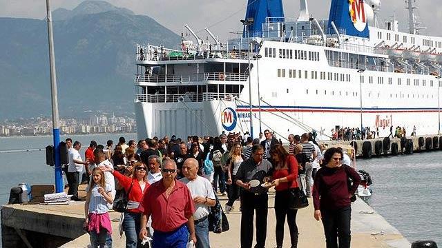 © EborsaHaber. Antalya’ya Sezonun İlk Kruvaziyer Gemisi Geldi