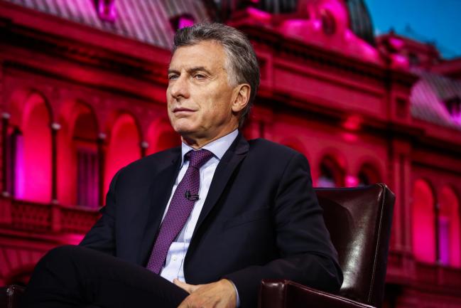© Bloomberg. Mauricio Macri, Argentina's president, listens during a Bloomberg Television interview in New York, U.S., on Tuesday, Nov. 7, 2017. Macri is pushing a bill that would allow farmers to recoup money from fertilizer purchases, the government's latest move to sustain an agricultural revival in the country, one of the world's top producers of corn and soybeans. Photographer: Christopher Goodney/Bloomberg