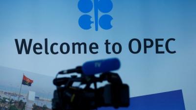 Dầu giảm nhẹ trước thềm cuộc họp OPEC
