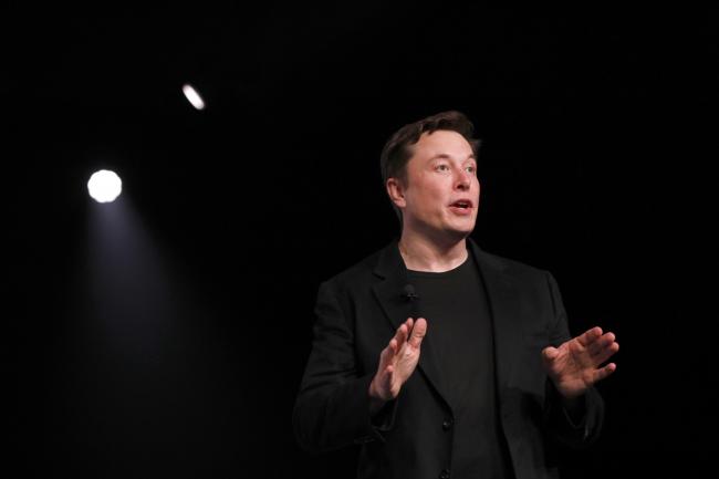 © Bloomberg. Elon Musk, co-founder and chief executive officer of Tesla Inc., speaks during an unveiling event for the Tesla Model Y crossover electric vehicle in Hawthorne, California, U.S. Photographer: Patrick T. Fallon/Bloomberg