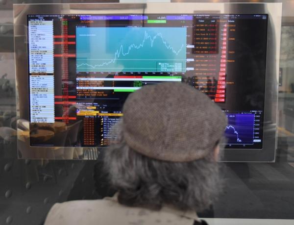 Spread Btp-Bund stabile a 140,7 punti