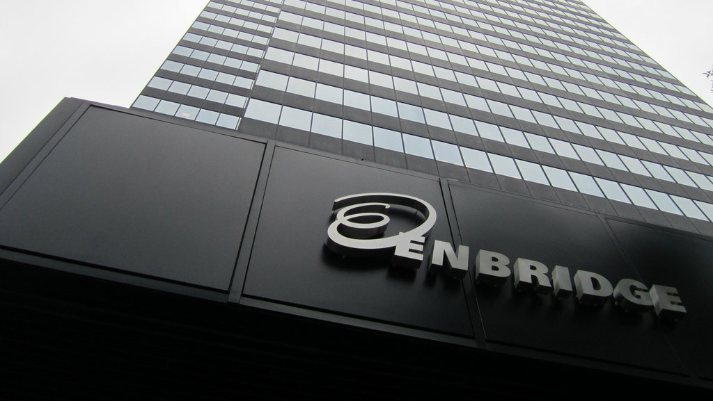 Is Enbridge Inc. (TSX:ENB) a Buy-and-Forget Investment?