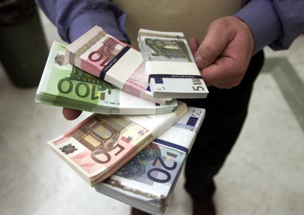 © Ansa. Cambi: euro in calo 1,1672 dollari