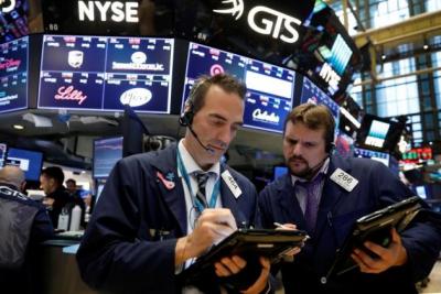 S&P 500 tăng nhẹ bất chấp sức ép từ nhóm cổ phiếu năng lượng
