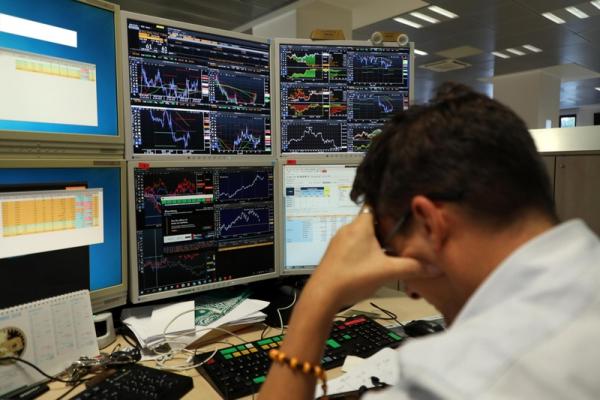 Borsa: Milano (-1,1%) prosegue in rosso