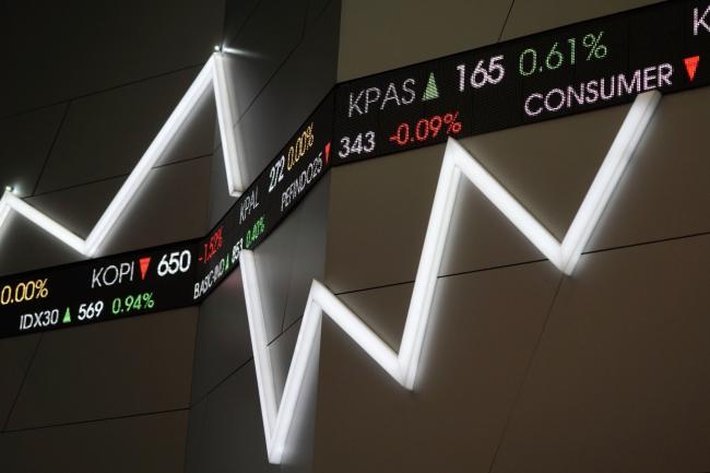 Asian Stocks Mixed Amid Trade Fatigue, Hong Kong: Markets Wrap