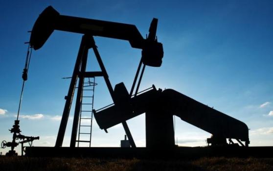 国际油价扳回上日跌幅，OPEC预计供应现缺口；但IEA“泼冷水”，美国油企也料续“拆台”