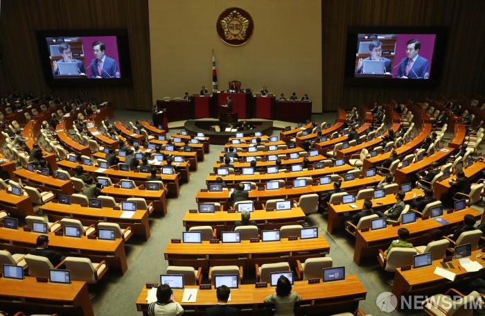 [2019 예산] 청년 일자리 예산 깎고 아동수당·SOC 늘렸다