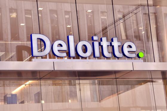 Blockchain Attracts 74% of Large Companies, Deloitte Survey Shows 