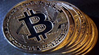 Vì sao giá Bitcoin 'bốc hơi' 3.000 USD trong 1 tháng?