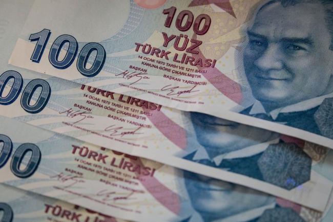 As Emerging Markets Head One Way, Turkey Lira Goes the Other