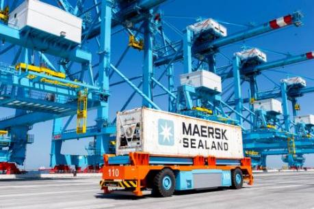 Containerreus Maersk in rustiger vaarwater