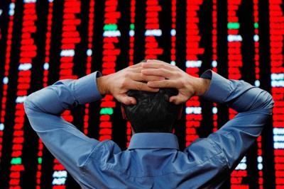 Bán tháo vẫn chưa dứt, Dow Jones rớt hơn 300 điểm sau thông tin Trung Quốc phá vỡ thỏa thuận