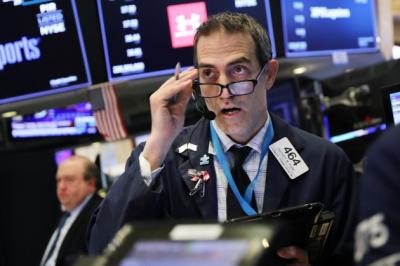 Nhà đầu tư bớt lo về lợi suất trái phiếu, Dow Jones tăng hơn 250 điểm