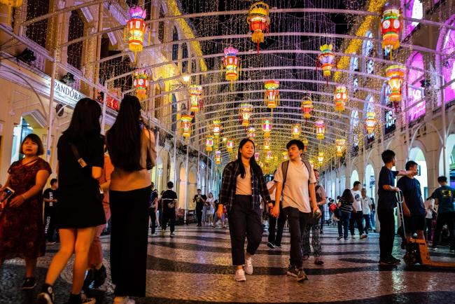 Chinese Cut Back on Travel Over the Golden Week Holiday