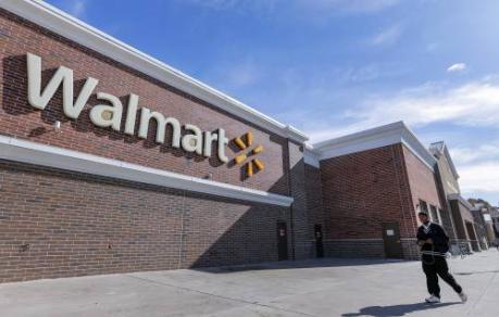 Onlineverkoop Walmart met een derde omhoog