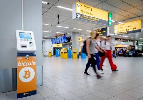 Bitcoin krijgt weer rake klappen