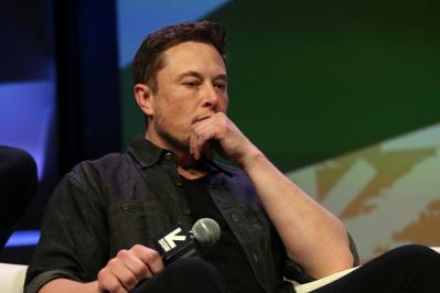 Chuỗi rắc rối không hồi kết của Elon Musk và Tesla