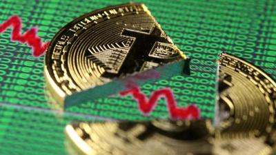 Bitcoin rớt mốc 12,000 USD trước lời cảnh báo từ các nhà điều hành