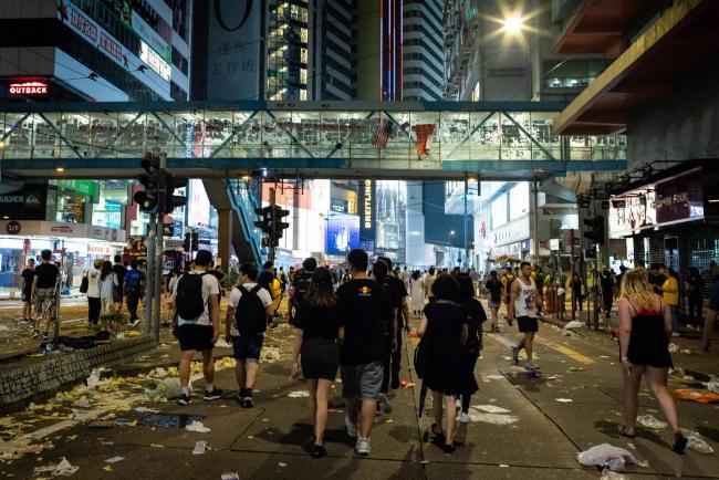 Hong Kong Protests Bring More Pain as Chinese Shoppers Stay Away