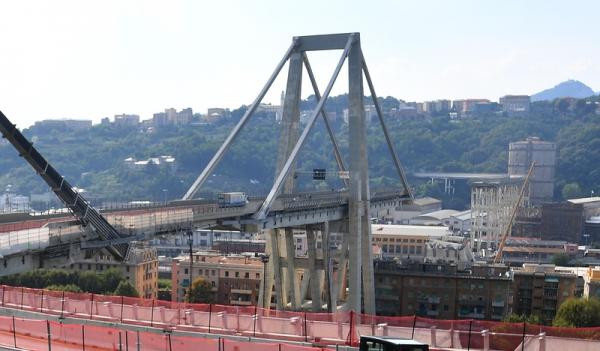 © Ansa. Crollo ponte, riunioni in Regione