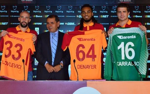 © EborsaHaber. Galatasaray, Yeni Transferlerini İçin İmza Töreni Düzenlendi