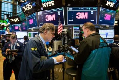 Dow Jones rớt hơn 100 điểm khi 3M chứng kiến phiên giảm mạnh nhất trong 30 năm