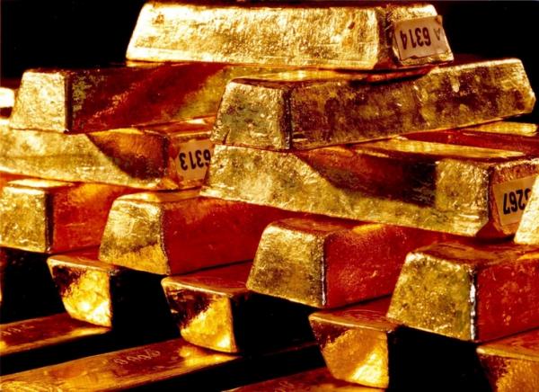 Oro: in lieve calo a 1.521 dollari