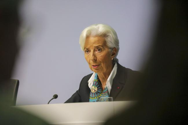 ECB’s Lagarde Says Euro-Zone Slowdown Shows Signs of Easing