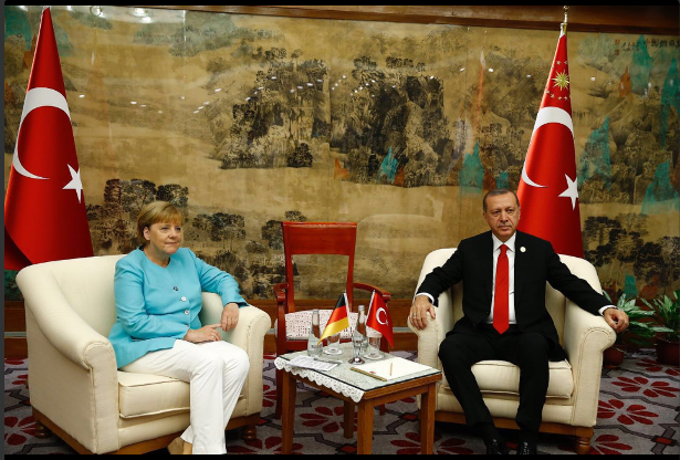 © EborsaHaber. Cumhurbaşkanı Erdoğan, Brüksel’de Merkel ile Görüştü