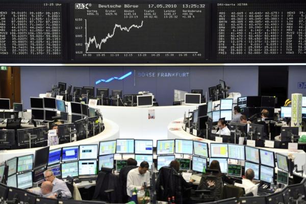 Borsa:Europa chiude debole,guarda a Fed