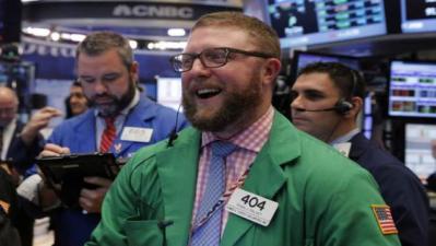 Tăng hơn 250 điểm, Dow Jones lập kỷ lục mới