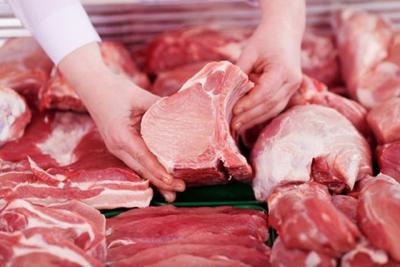 Vì sao người dân vẫn không thích mua thịt lợn nhập giá rẻ?