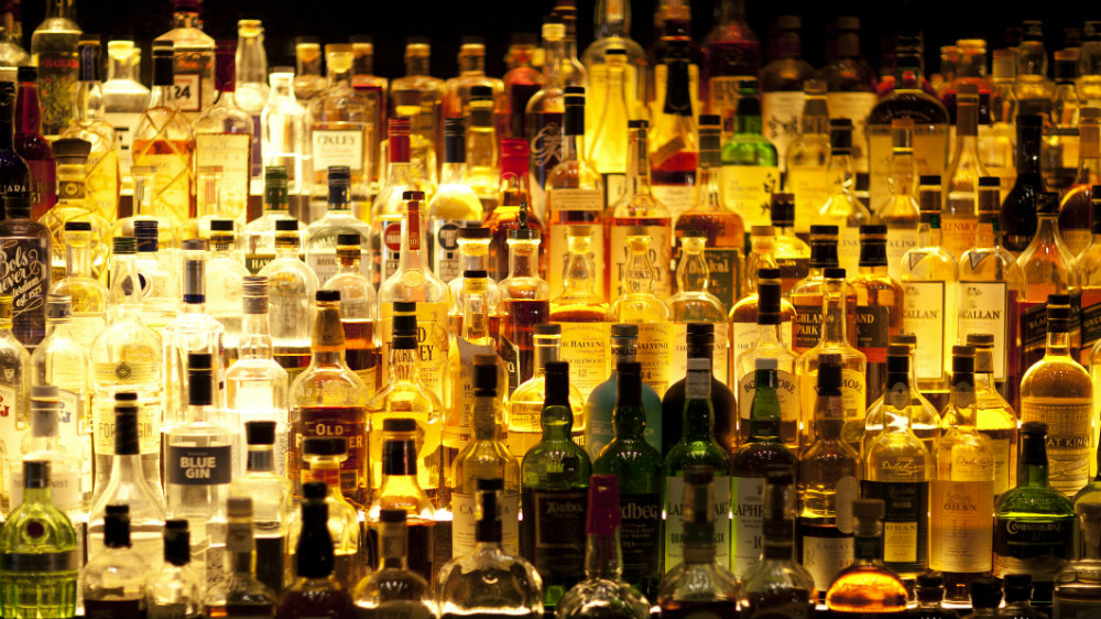 Why I’d avoid the Diageo share price and buy this FTSE 250 dividend stock
