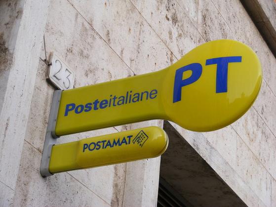 Poste Italiane potenzia la rete e punta sui giovani consulenti