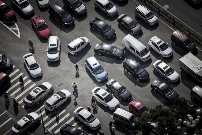 China Car Sales Keep Falling as Peak Season Fails to Deliver