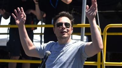 Cổ phiếu Tesla nhảy vọt 11% sau dòng tweet của Elon Musk