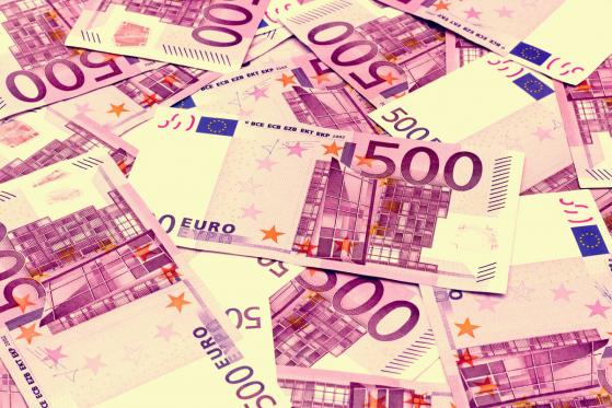  Bitcoin Millionaire Swaps Cryptos for €2.3M in Fake Euro Notes 