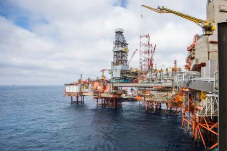 'Noorse staatsfonds moet in olie blijven'